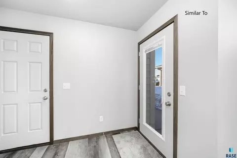 6130 S Bison Pl, Sioux Falls, SD 57108 photo 3