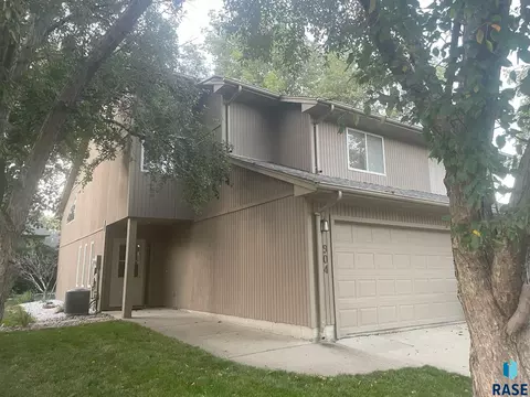 904 E Jane Ln, Sioux Falls, SD 57108 photo 1