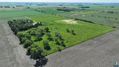 28437 462nd Ave, Davis, SD 57021 photo 2