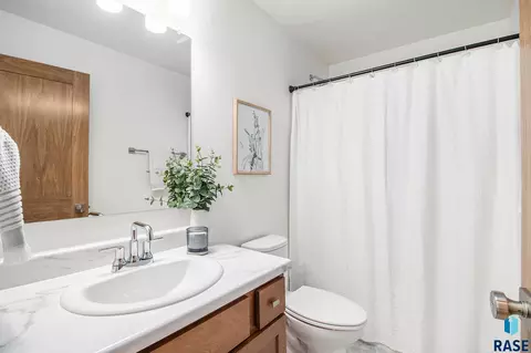 8027 E Tencate Pl, Sioux Falls, SD 57110 photo 11