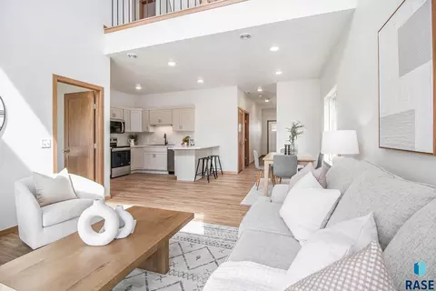 8027 E Tencate Pl, Sioux Falls, SD 57110 photo 3