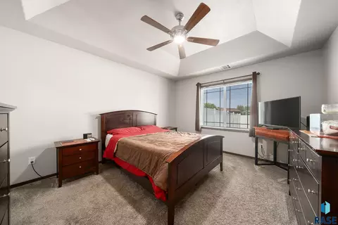 6702 W Gresford Pl, Sioux Falls, SD 57106 photo 10