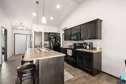 6702 W Gresford Pl, Sioux Falls, SD 57106 photo 9