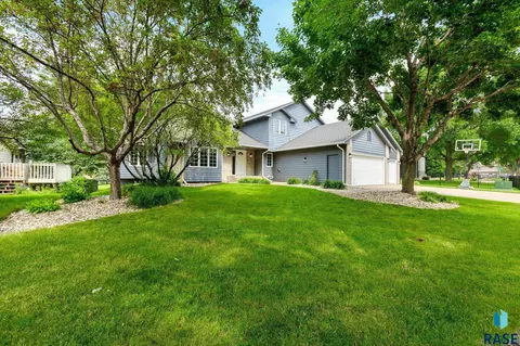 3808 E Marson Dr, Sioux Falls, SD 57103 photo 2