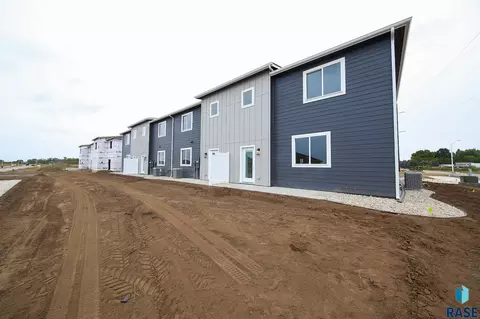 2427 E Caolinn Pl, Brandon, SD 57005 photo 16