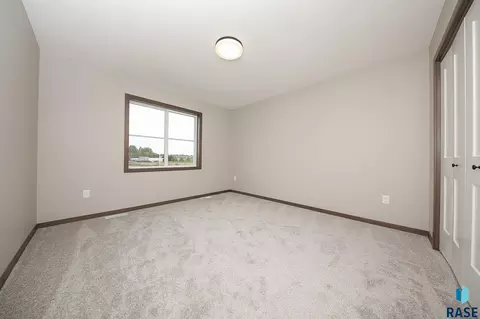 2427 E Caolinn Pl, Brandon, SD 57005 photo 13