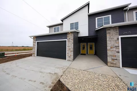 2427 E Caolinn Pl, Brandon, SD 57005