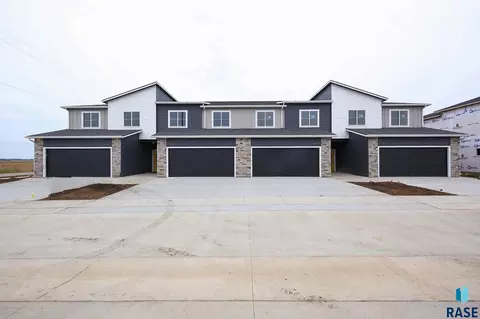 2427 E Caolinn Pl, Brandon, SD 57005 photo 17