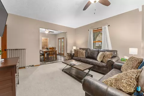 509 E 18th St, Sioux Falls, SD 57105 photo 9