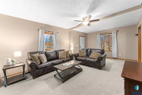 509 E 18th St, Sioux Falls, SD 57105 photo 10