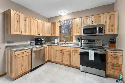 509 E 18th St, Sioux Falls, SD 57105 photo 4