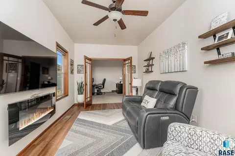 5004 E 62nd St, Sioux Falls, SD 57108 photo 8