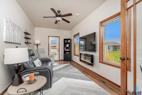 5004 E 62nd St, Sioux Falls, SD 57108 photo 9