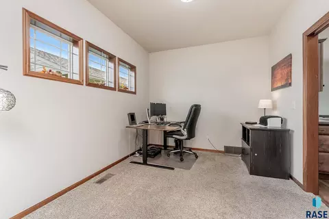 5004 E 62nd St, Sioux Falls, SD 57108 photo 7
