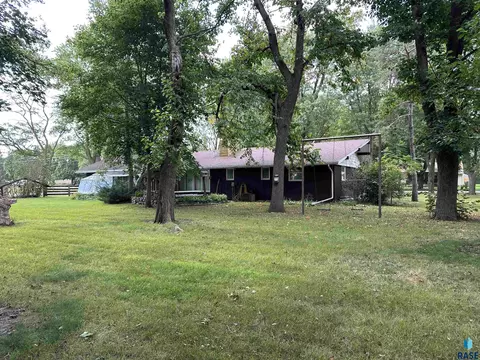 824 S Walnut St, Freeman, SD 57029 photo 11