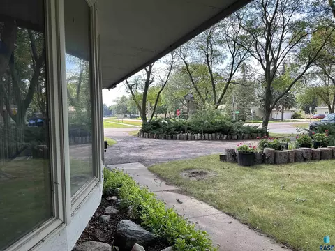 824 S Walnut St, Freeman, SD 57029 photo 18