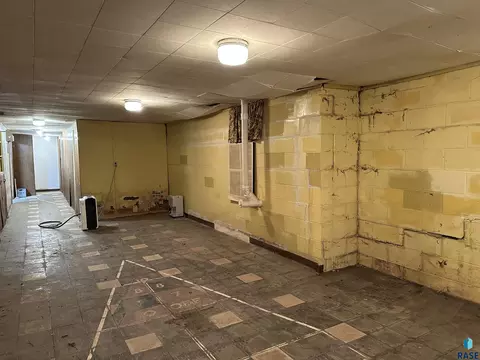 824 S Walnut St, Freeman, SD 57029 photo 59