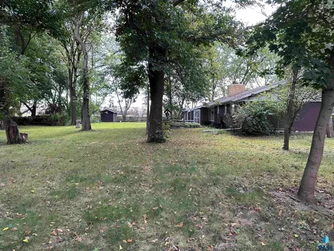 824 S Walnut St, Freeman, SD 57029 photo 10