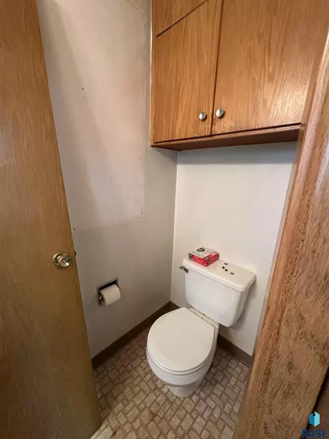 824 S Walnut St, Freeman, SD 57029 photo 36
