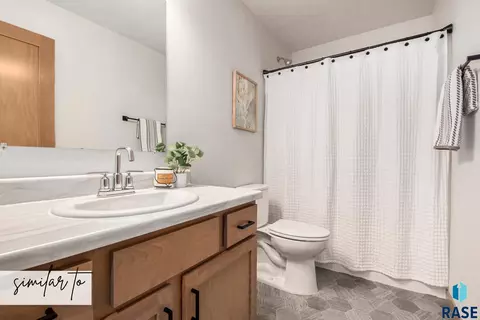Bath - 8015 E Tencate Pl, Sioux Falls, SD 57110 photo 2 of 2