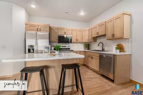Kitchen - 8015 E Tencate Pl, Sioux Falls, SD 57110 photo 2 of 2