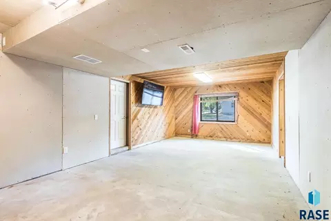 4412 E 20th St, Sioux Falls, SD 57103 photo 22