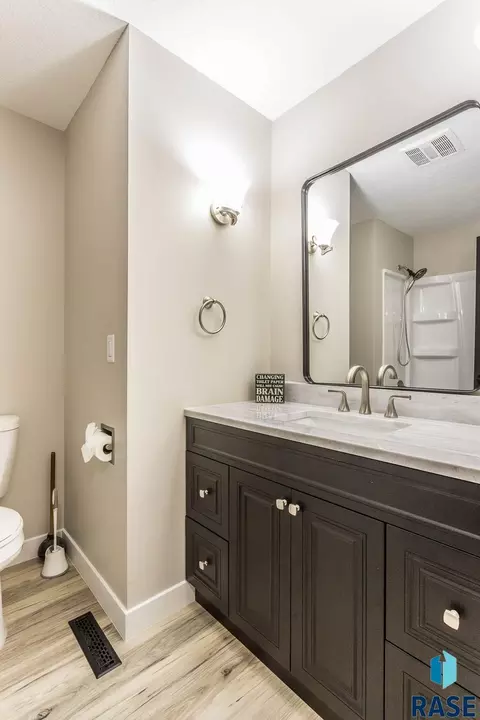 4412 E 20th St, Sioux Falls, SD 57103 photo 17