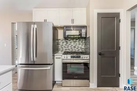 4412 E 20th St, Sioux Falls, SD 57103 photo 9