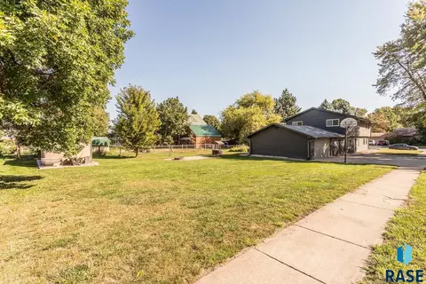 4412 E 20th St, Sioux Falls, SD 57103 photo 3