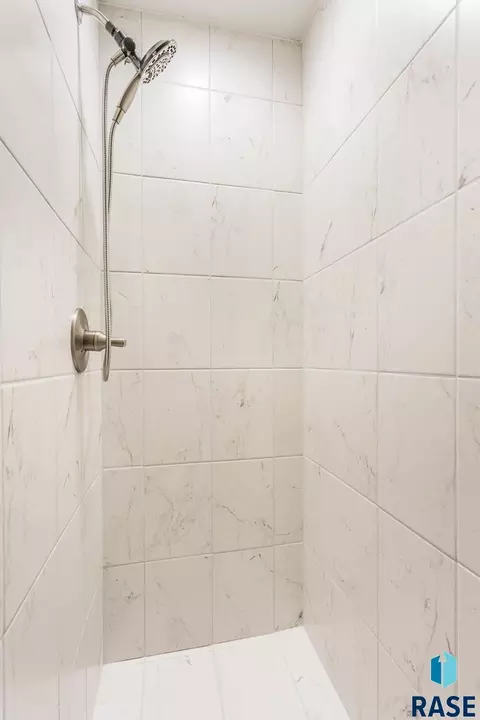 4412 E 20th St, Sioux Falls, SD 57103 photo 14