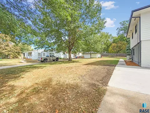 1316 N Williams Ave, Sioux Falls, SD 57104