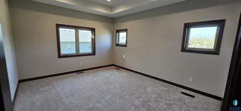 2419 E Joshua Cir, Sioux Falls, SD 57108 photo 5
