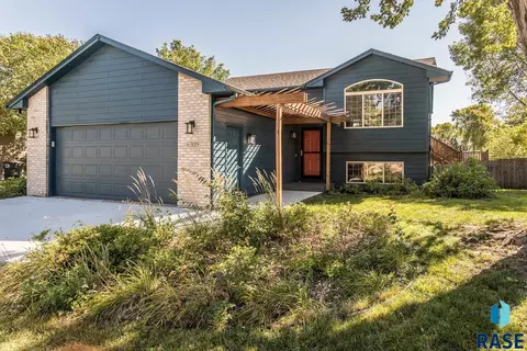 6309 W Bonnie Ct, Sioux Falls, SD 57106