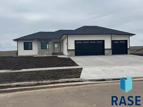 302 W 17th St, Dell Rapids, SD 57022 photo 2