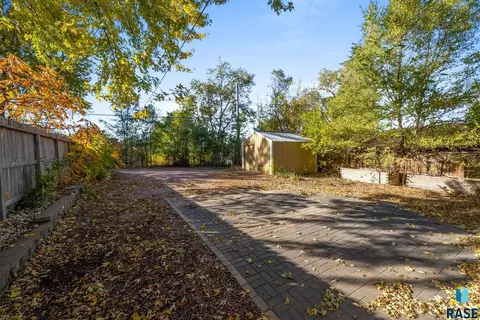 1125 N Spring Ave, Sioux Falls, SD 57104 photo 12