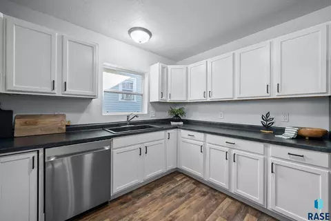 1125 N Spring Ave, Sioux Falls, SD 57104 photo 14