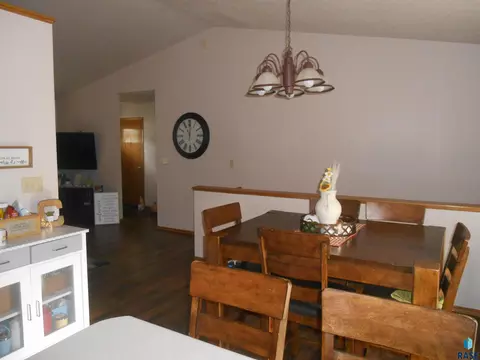 313 E 8th St, Crooks, SD 57020 photo 4