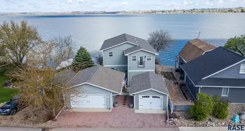 5361 S Shore Dr, Chester, SD 57016