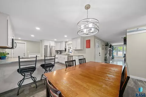 100 S Teton Dr, Brandon, SD 57005 photo 13