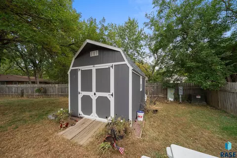 100 S Teton Dr, Brandon, SD 57005 photo 52
