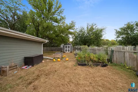100 S Teton Dr, Brandon, SD 57005 photo 47
