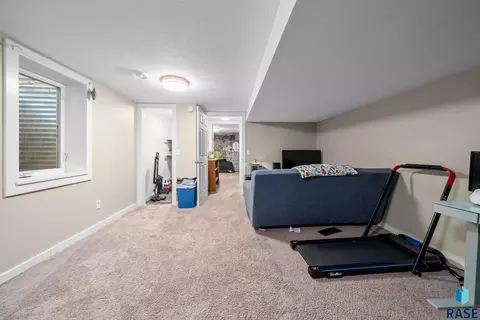 100 S Teton Dr, Brandon, SD 57005 photo 33