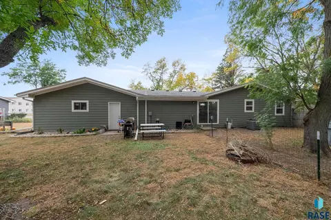 100 S Teton Dr, Brandon, SD 57005 photo 44