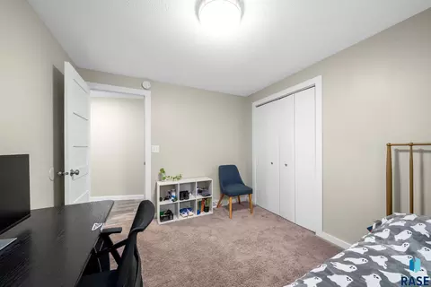 100 S Teton Dr, Brandon, SD 57005 photo 22
