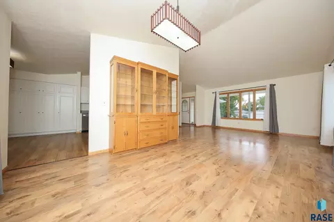 503 S Main Ave, Colton, SD 57018 photo 15