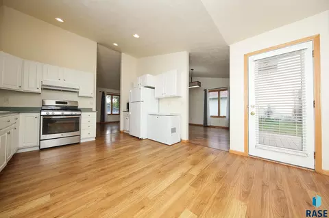 503 S Main Ave, Colton, SD 57018 photo 24