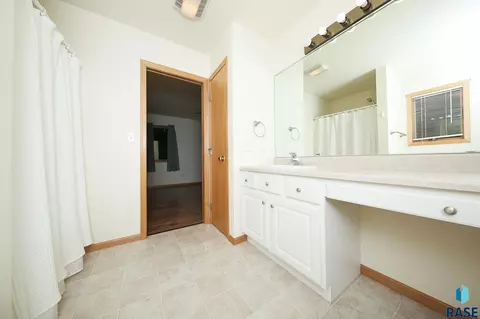 503 S Main Ave, Colton, SD 57018 photo 29