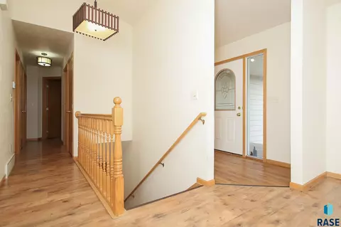 503 S Main Ave, Colton, SD 57018 photo 9