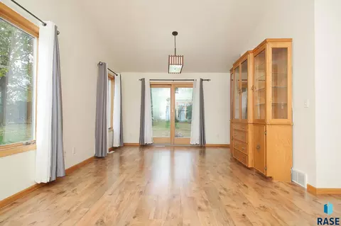 503 S Main Ave, Colton, SD 57018 photo 18