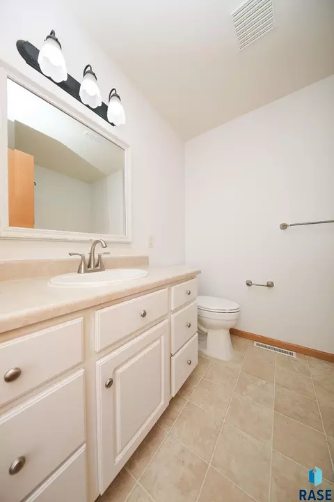 503 S Main Ave, Colton, SD 57018 photo 26
